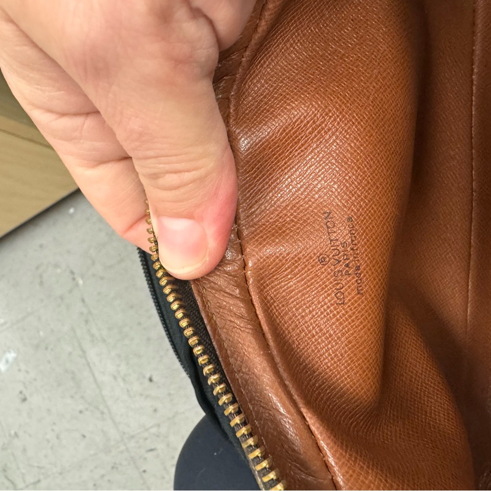 Louis Vuitton Monogram Brown wristlet Bag - Picture 7 of 7